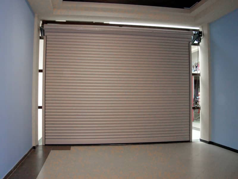 Роллетные ворота DoorHan в Канске с установкой