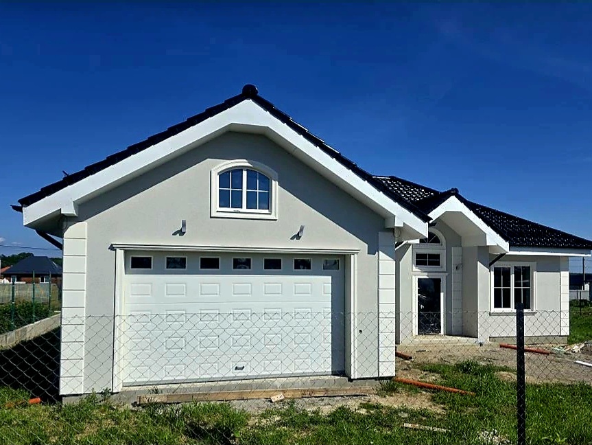 Секционные ворота DoorHan в Канске с установкой