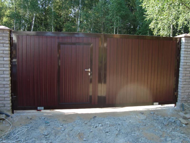 Уличные ворота DoorHan в Канске с установкой