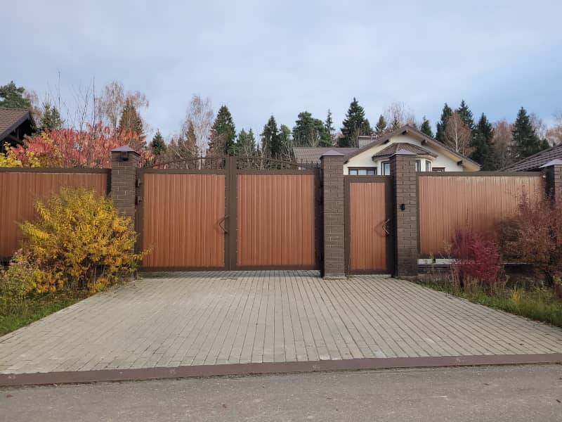 Уличные ворота DoorHan в Канске с установкой